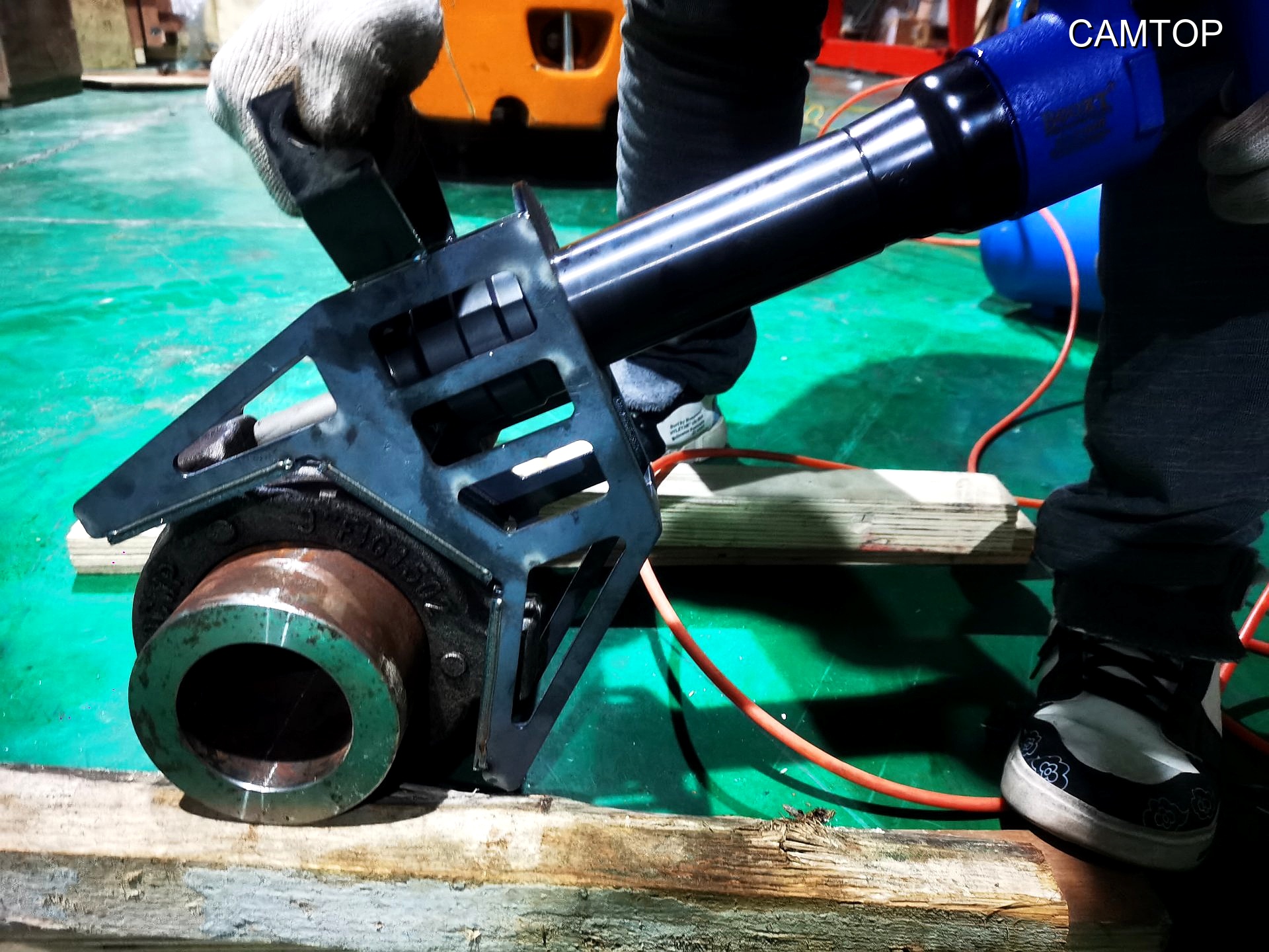 CAMTOP Safety Hammer Pneumatic Hammer Union Tool 2 3 4 inch 1502 602 1002 CAMTOP CAMTOP Safety Hammer Pneumatic Hammer Union Tool 2 3 4 inch 1502 602 1002 — oilfield drilling equipment product image